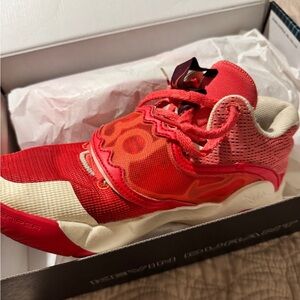 Nike KD Trey 5 X Red‎ Ember Glow Coconut Boys size 7 Basketball Shoes